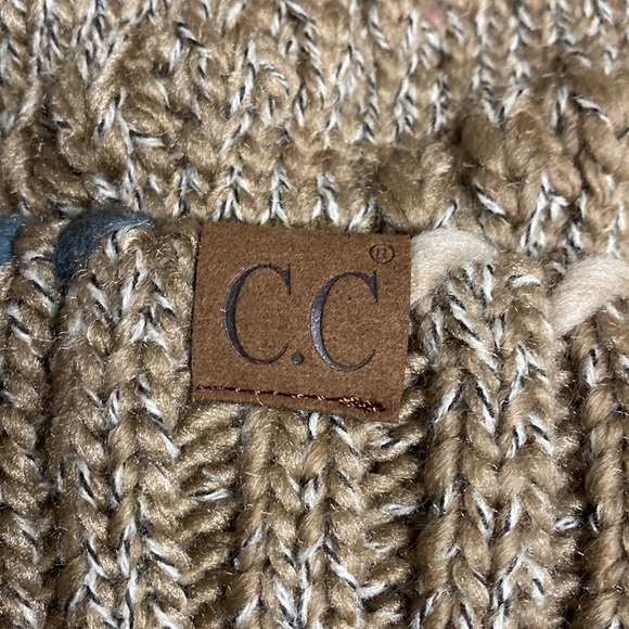 Scarf and hat set - Picture 3 of 4